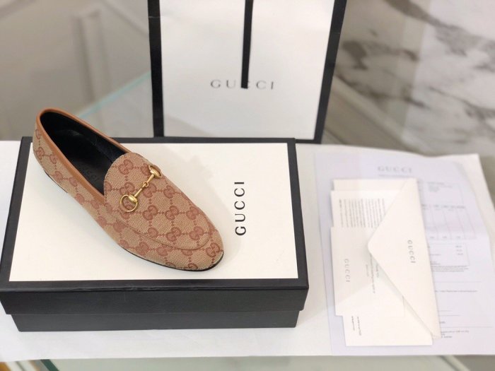 flat shoes  size 35-44,with box, SS60-774