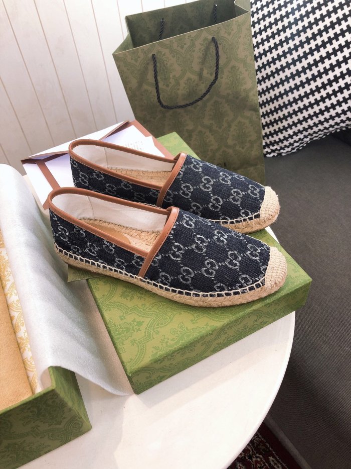 women flat shoes, size 35-41, with box ,  SS60-611-616