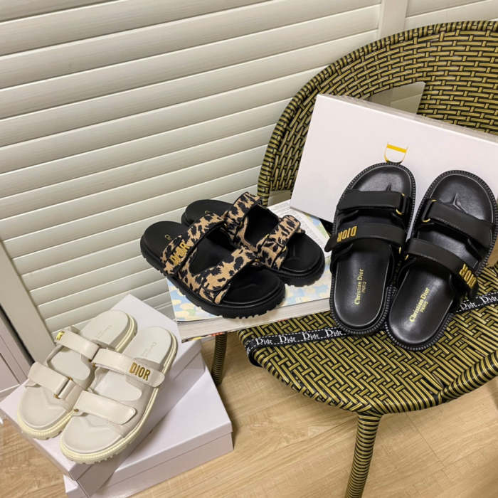 Flat leather sandals slippers , size 35-41 ,with box, SS60-1616-1618