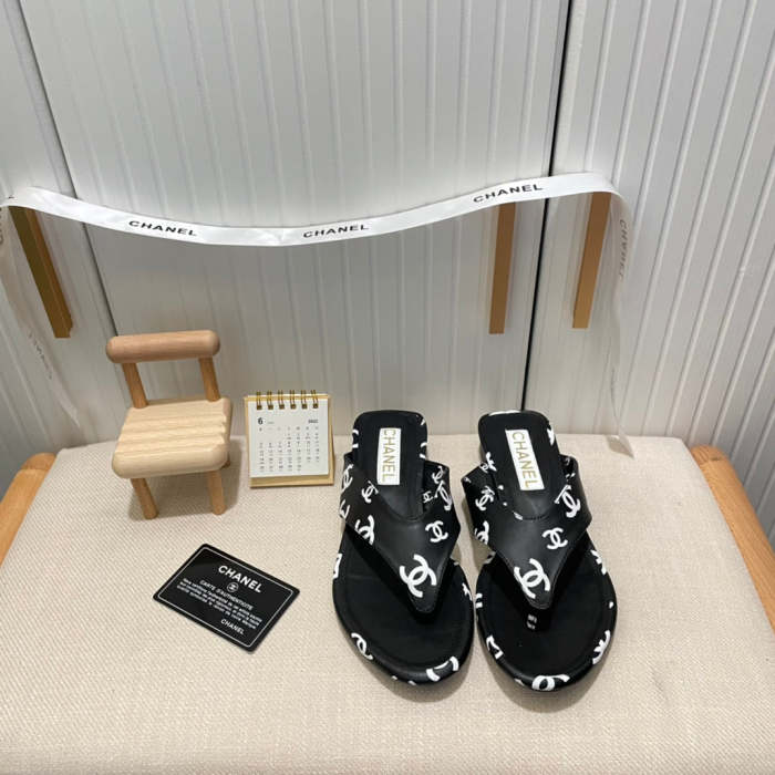 Flat leather sandals slippers , size 35-40, SS60-1826-1831