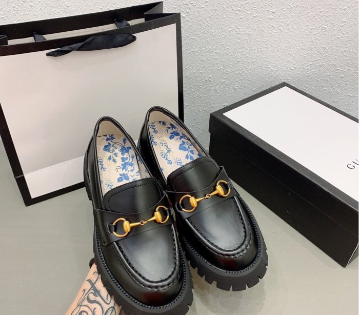 women flat shoes, size 35-39, with box , SS60-1039