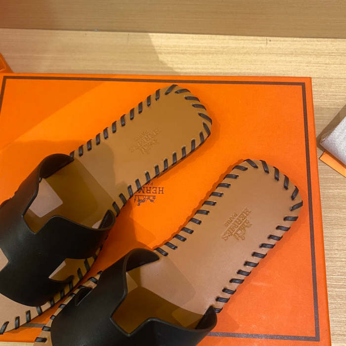 Leather flat sandals shoes, size 35-40 , SS60-1680-1682