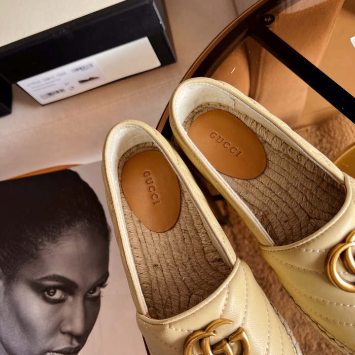 Women flat shoes ,size 35-40 ,with box, SS60-1516-1517