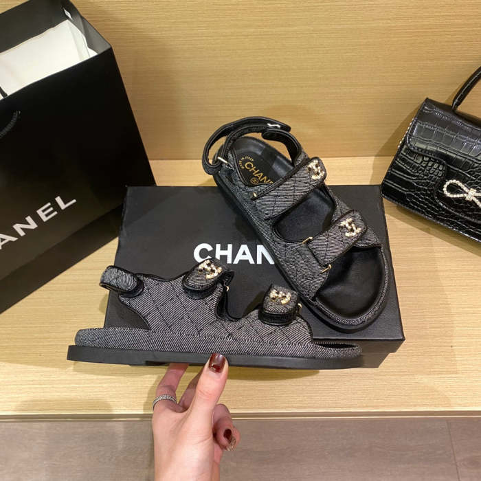 Flat leather sandals slippers , size 34-40 ,with box, SS60-1470