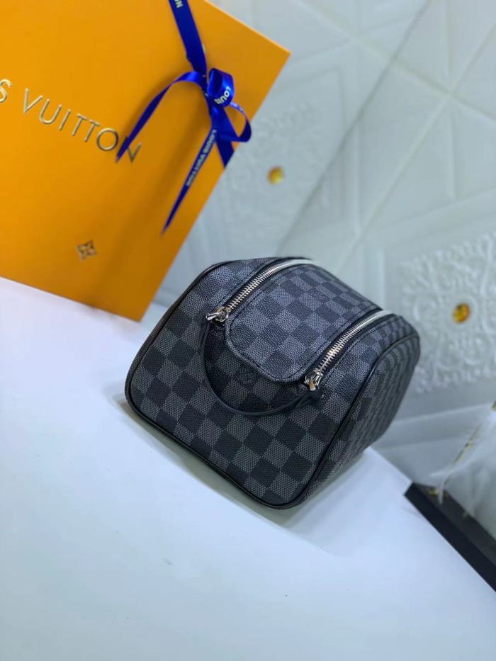 Leather bag, 5A, size 28X16X13cm, no box, B68-6003