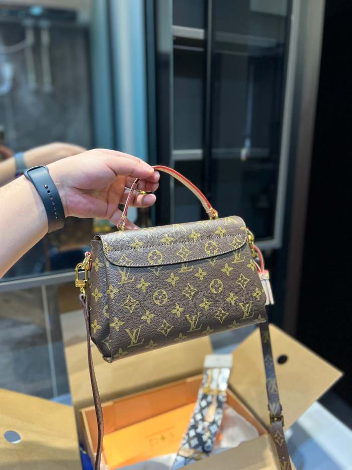 Split leather bag , 3A, no box, size 22.5*16cm , B68-5763-2765