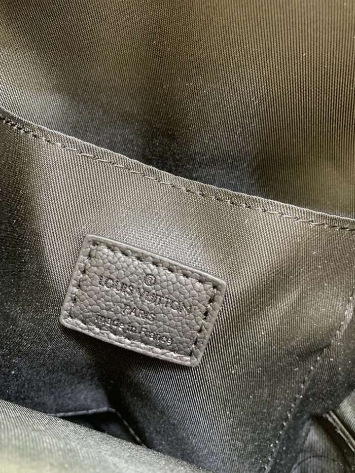 Leather bag ,5A ,no box,size 20x30x4cm,B110-171