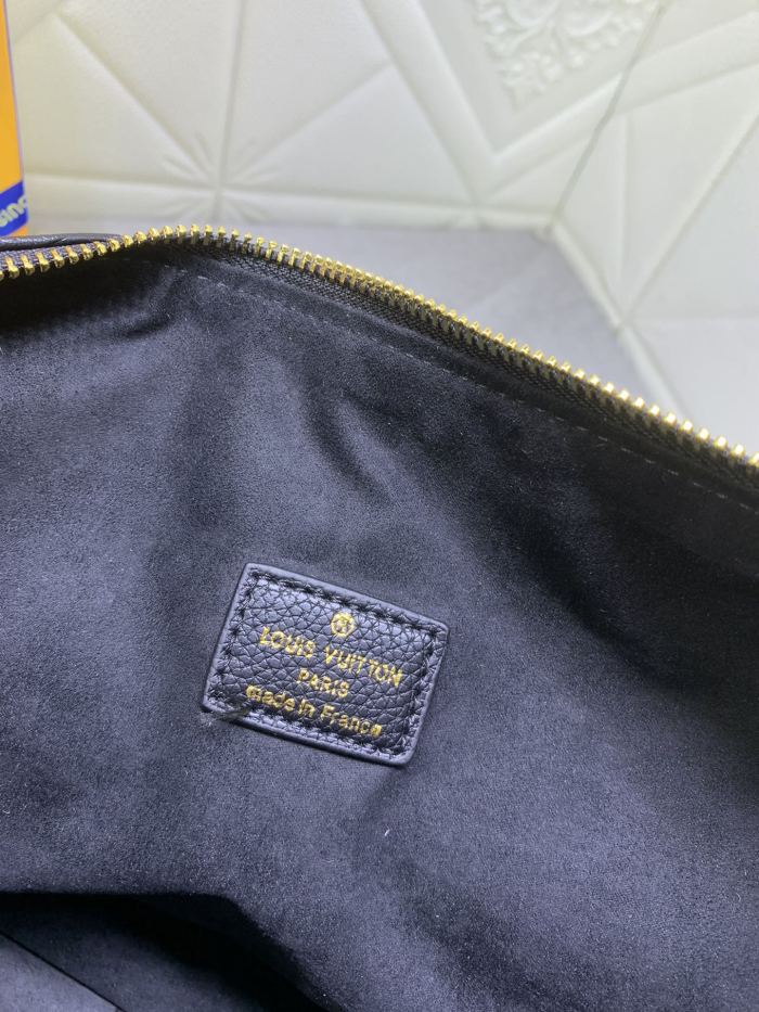 Leather bag ,5A ,no box,size 38X26X10cm,B110-166