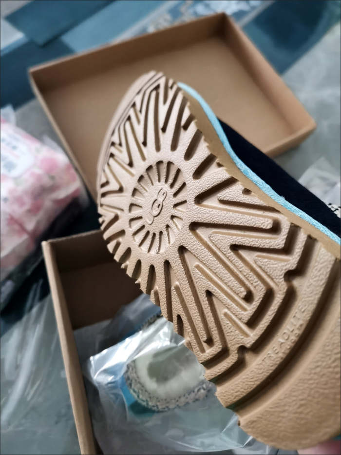 Adult  kids family normal sole (Tasman) flat snow shoes, size 25-44, SS50-1415-1416