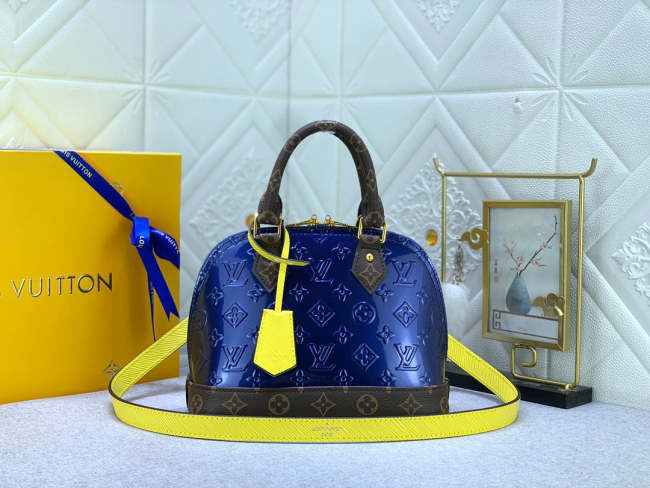Alma Leather bag ,5A , size 25x17.5x11.5cm ,no box, B110-145