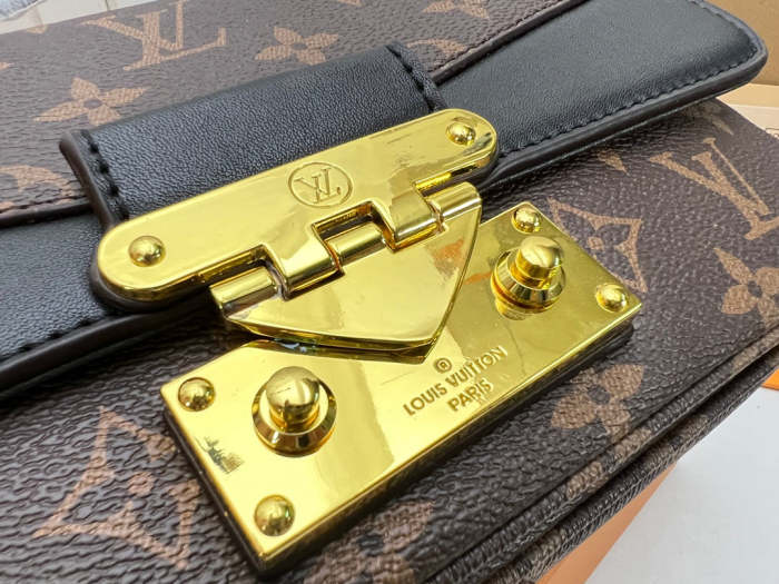 Leather bag ,AAAAA ,size 25*15*7cm,no box, B110-129