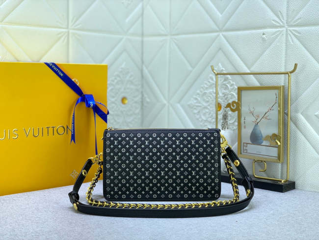 Split Leather bag ,5A , size 21.5x12.5x5cm ,no box, B110-135