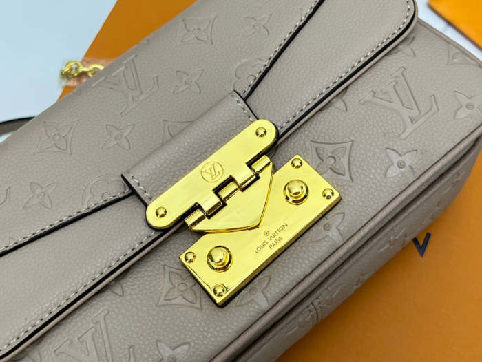 Leather bag ,AAAAA ,size 24.5*15*6.5cm,no box, B110-127