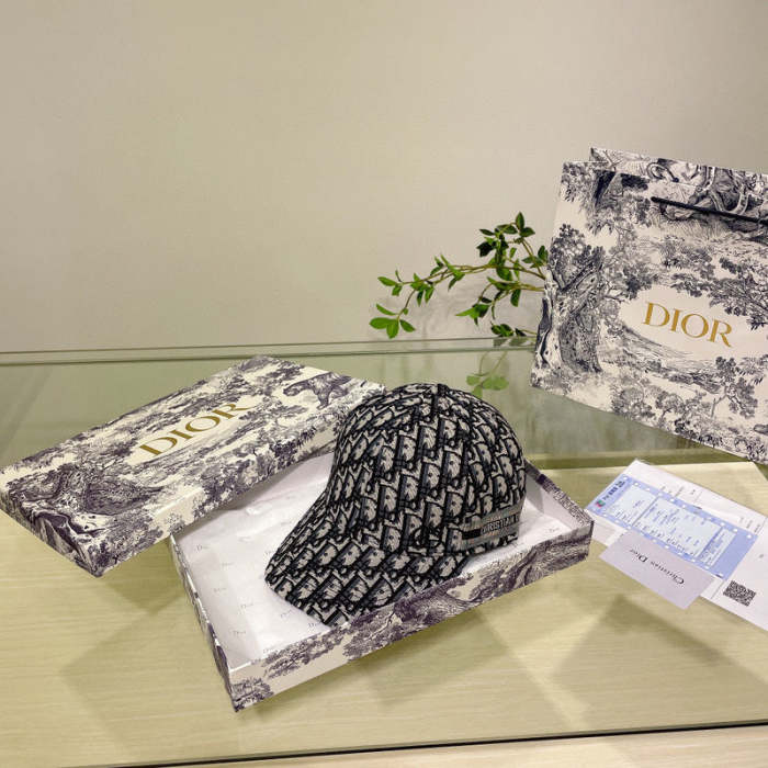 men women hat ,no box. HX25-446-447