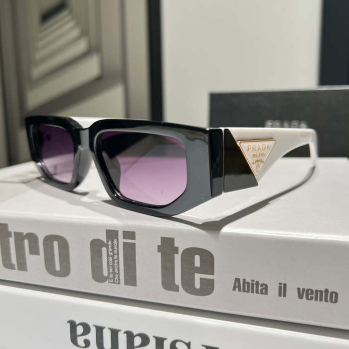 Blue light blocking sunglasses with the box and case ,G25-2531-2536
