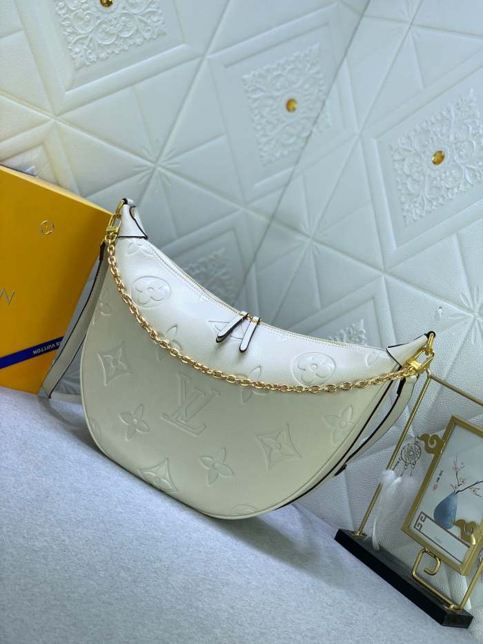 Leather bag ,5A ,no box,size 38X26X10cm,B110-167