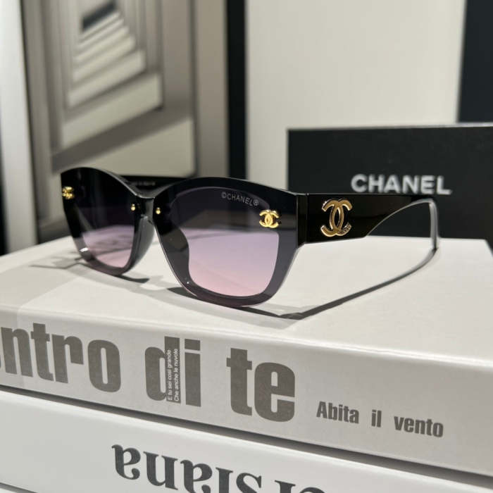 Blue light blocking sunglasses with the box and case ,G25-2502-2509