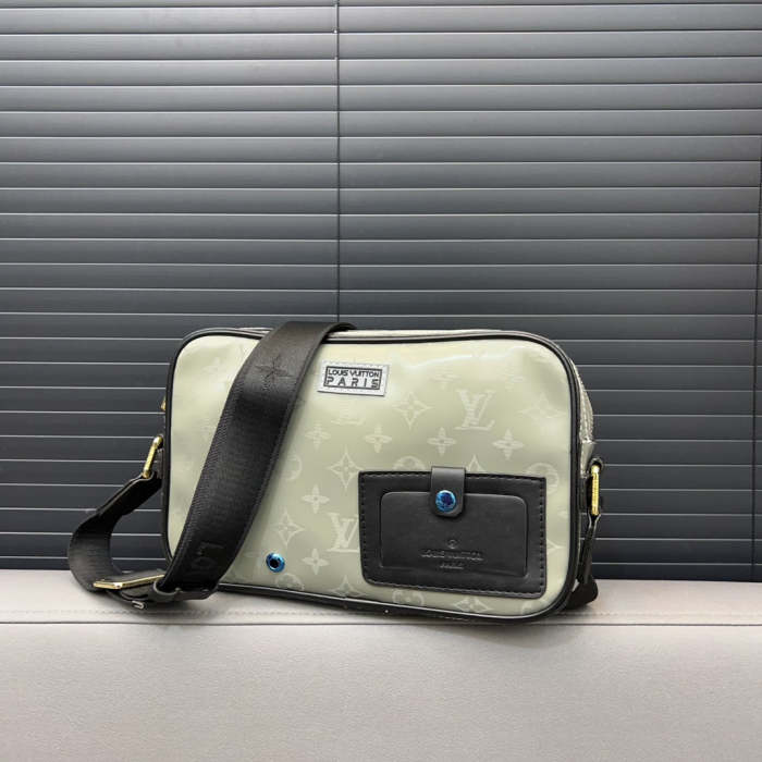 Split Leather  bag ,3A , size 35*26cm and 27*17cm ,no box,  B68-6046-6047