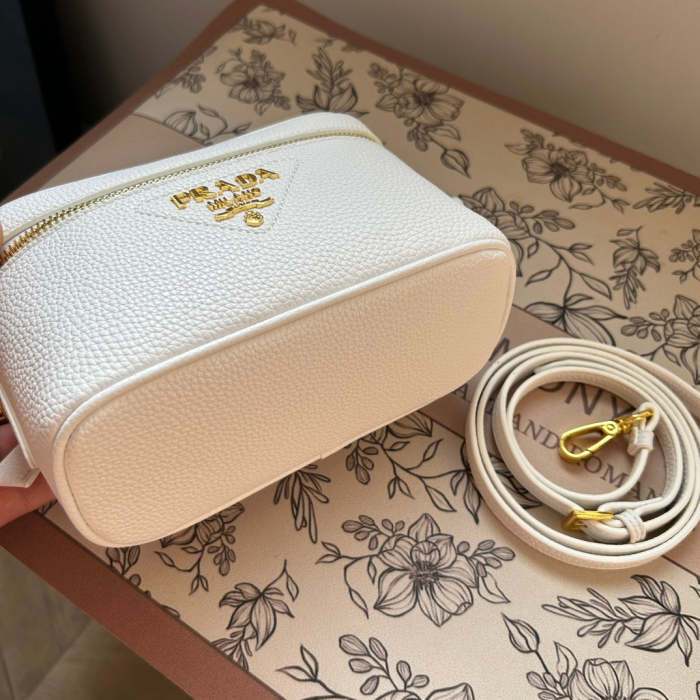 Split Leather  bag ,3A , size 19x12cm ,no box,  B68-6060-6061