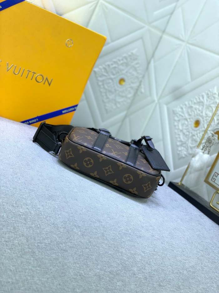 Leather bag ,5A ,no box,size 20x13x5.5cm,B110-169