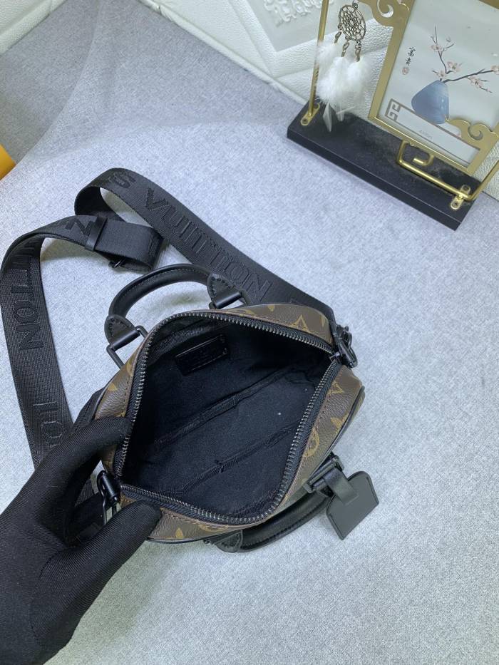 Leather bag ,5A ,no box,size 20x13x5.5cm,B110-169