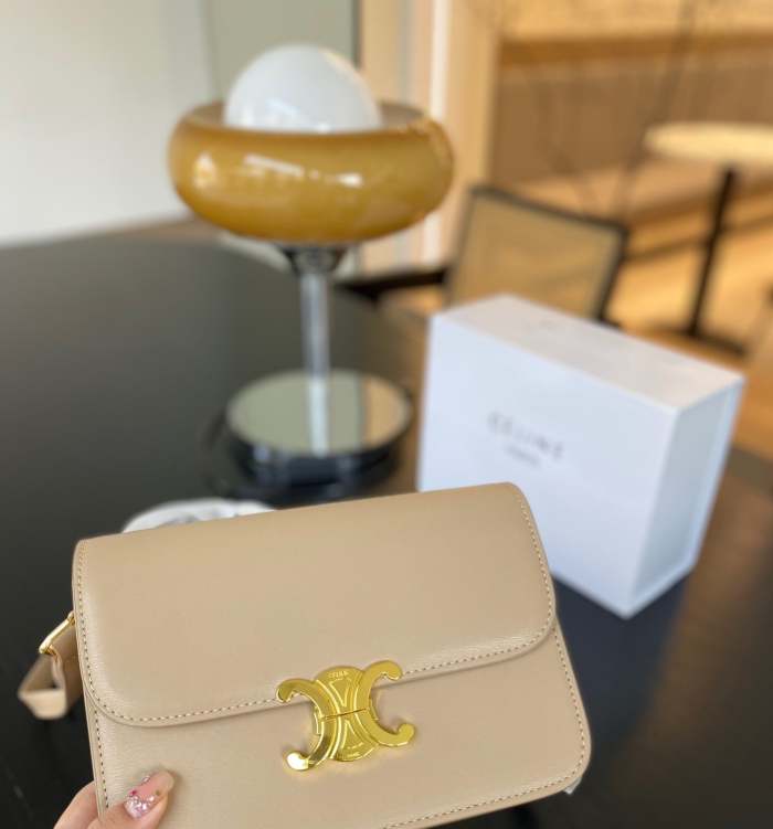 split leather bag,AAAA , no box Size :22 cm  and 18 cm,B68-5606-5611