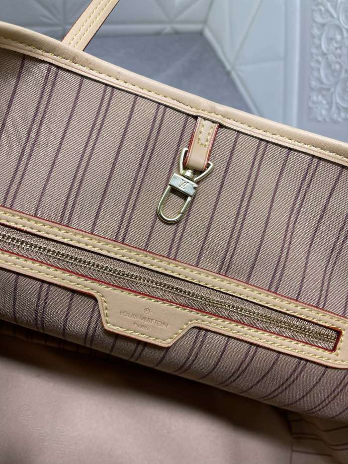 Leather neverfull  bag ,5A . size 32x29x17cm ,no box, B130-47