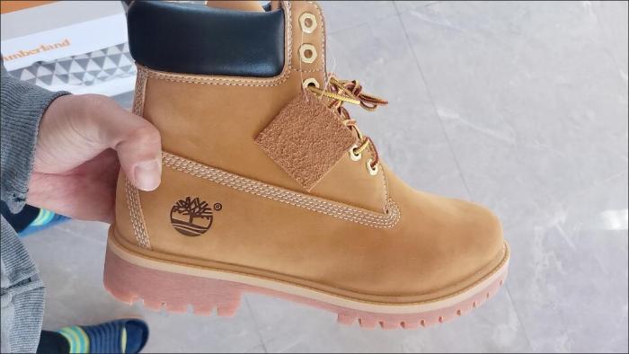 Waterproof ankle boots for men and women. run one size big If you normally wear a size 40, choose a size 39 for this pair. size 35-45，SS80-449-450