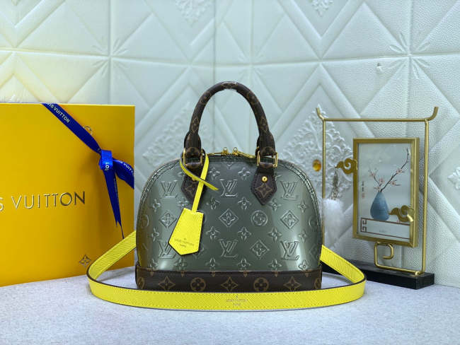 Alma Leather bag ,5A , size 25x17.5x11.5cm ,no box, B110-148