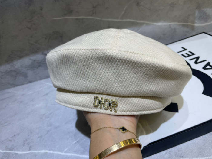 Fashion hat for women ,no box. HX25-579-582