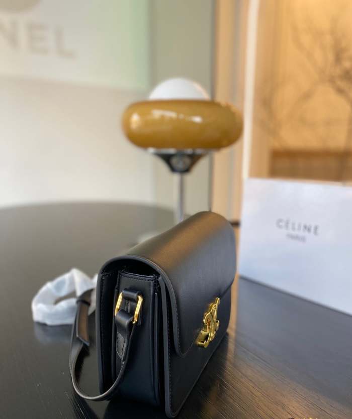 split leather bag,AAAA , no box Size :22 cm  and 18 cm,B68-5606-5611
