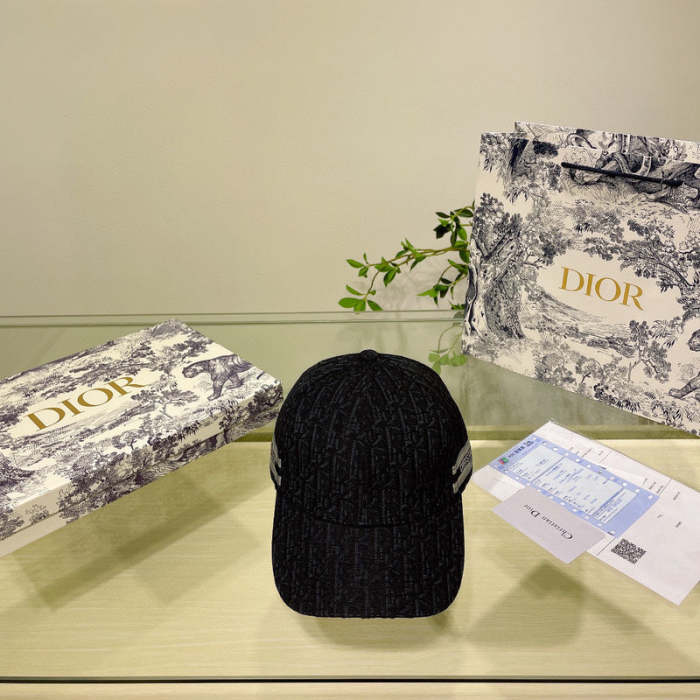 men women hat ,no box. HX25-446-447