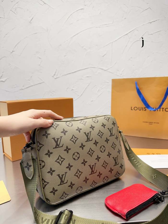 Split Leather  bag ,3A , size 25x18cm ,no box,  B68-6054