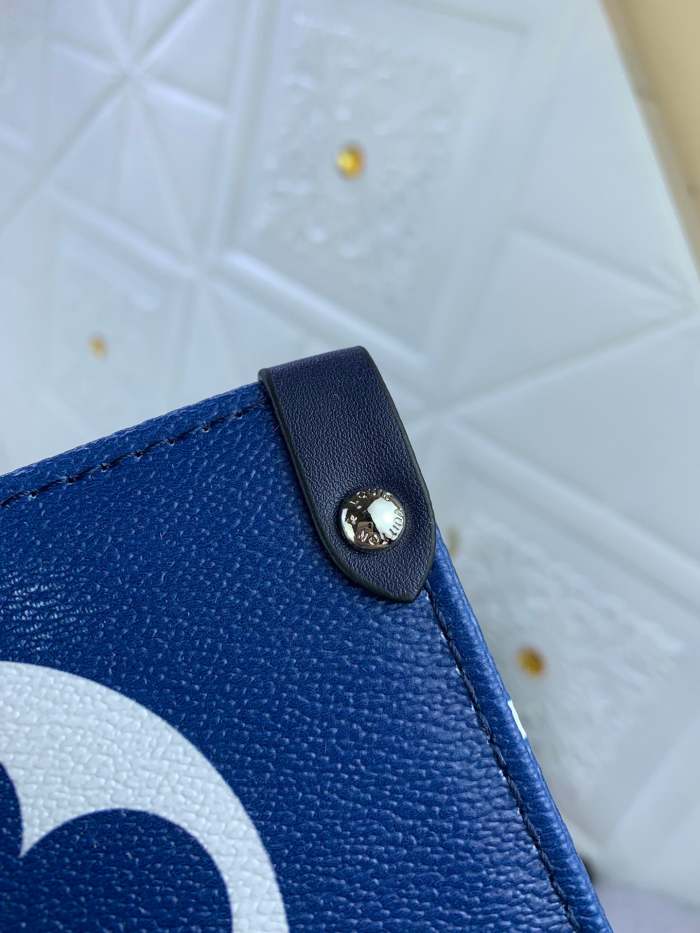 Leather  bag ,5A , size 41x34x19cm ,no box,  B130-49