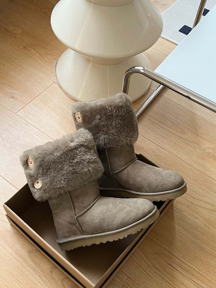 women flat boots shoes, size 35-40,with box, SS120-166-167