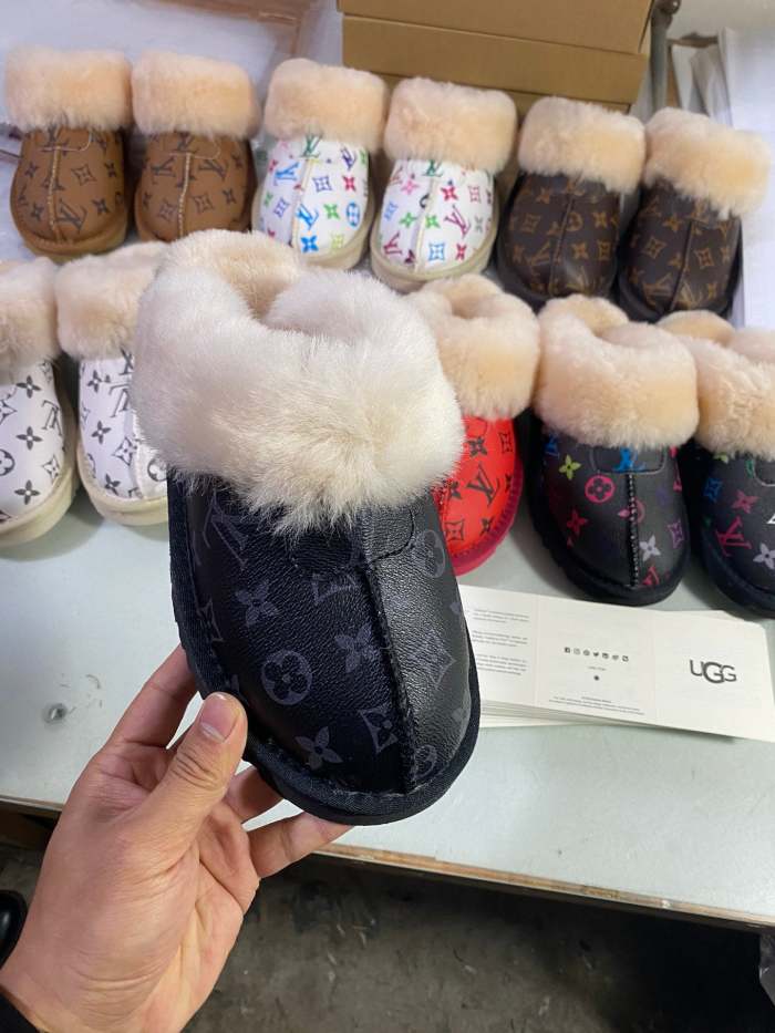 Women flat fur shoes, wih box, size 35-44, SS50-1404-1410