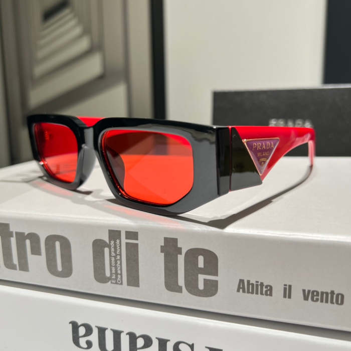 Blue light blocking sunglasses with the box and case ,G25-2531-2536