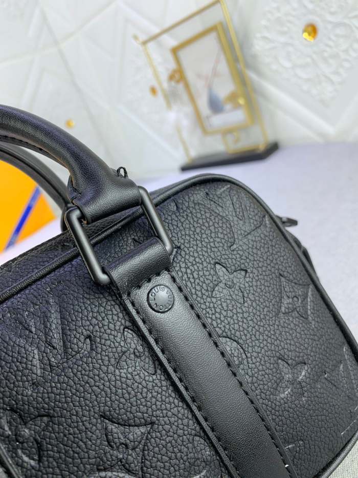 Leather bag ,5A ,no box,size 20x13x5.5cm,B110-170