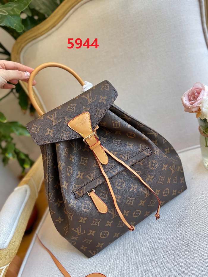 Split leather bag , 3A, size 30x25cm, no box, B68-5942-5946