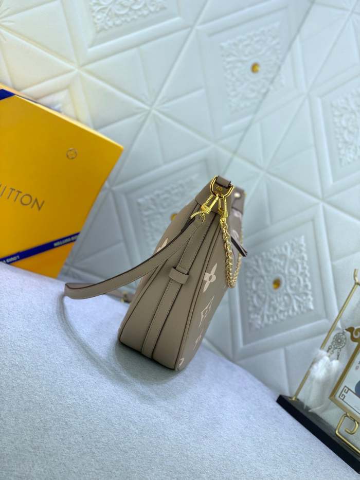Leather bag ,5A ,no box,size 38X26X10cm,B110-164