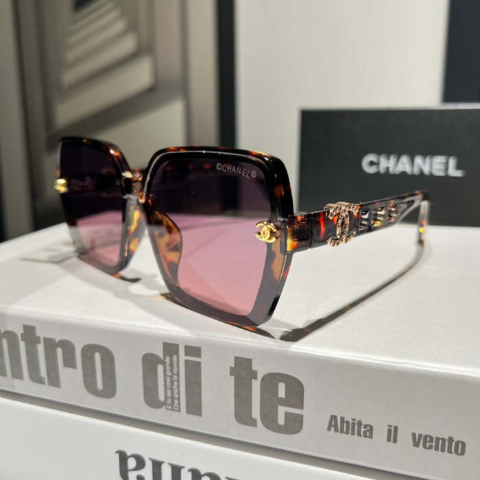 Blue light blocking sunglasses with the box and case ,G25-2448-2451