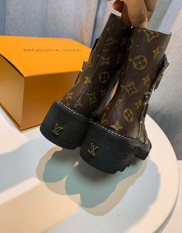 Top Quality Women's boot shoes,size 35-41,SS120-151