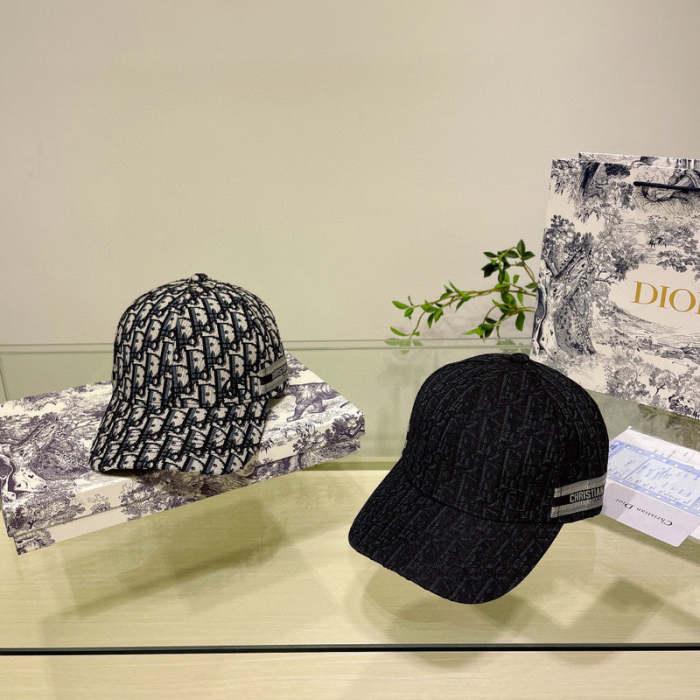 men women hat ,no box. HX25-446-447