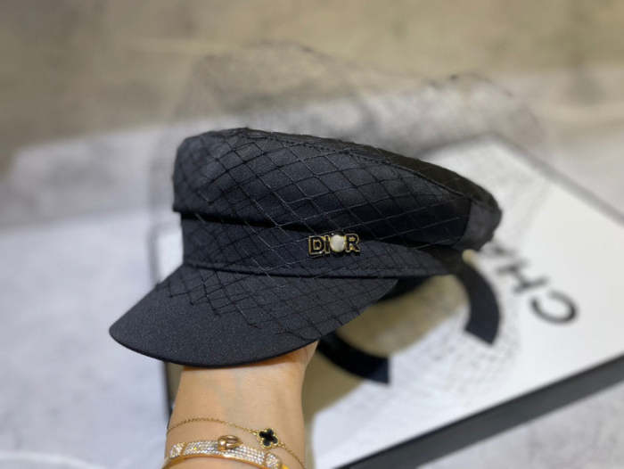 Fashion hat for women ,no box. HX25-642-643