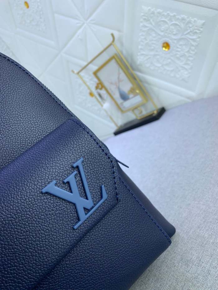 Leather bag ,5A ,no box,size 20x30x4cm,B110-172