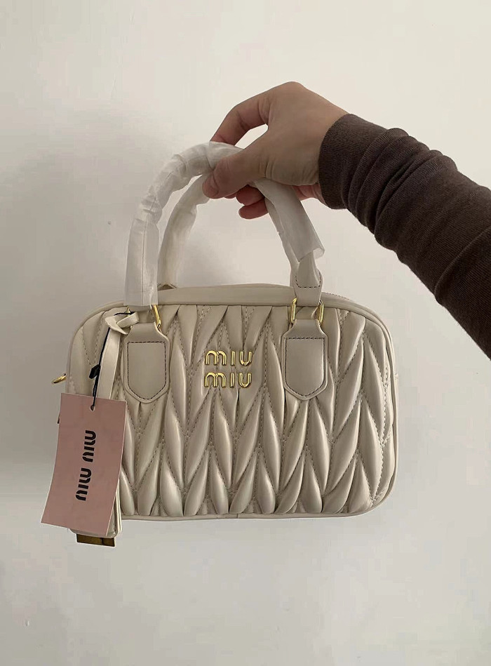 Split Leather  bag ,4A , size 19X13X6cm ,no box,  B68-6065-6067