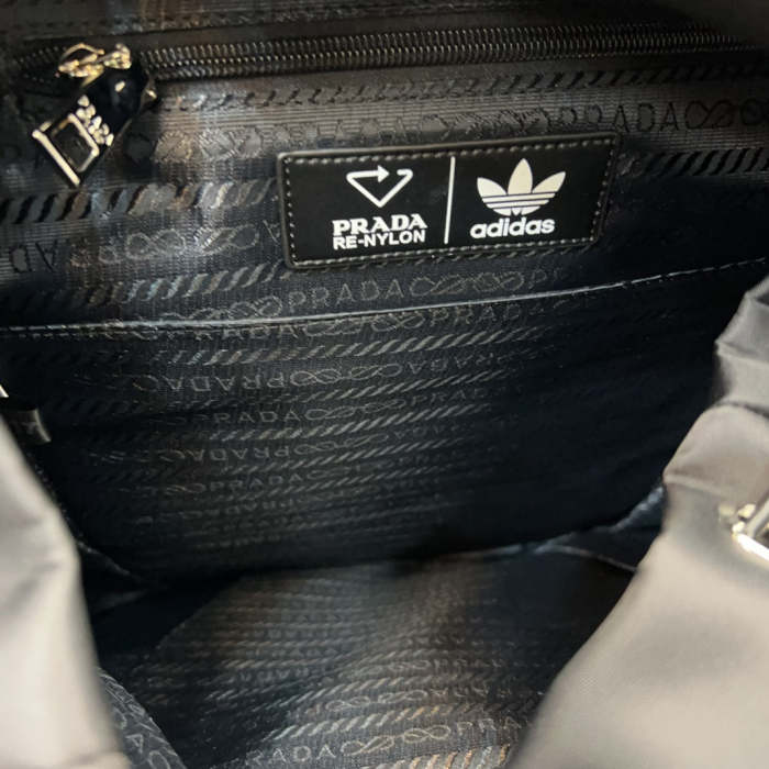 Nylon bag ,4A,size 43x28cm, no box, B88-1713