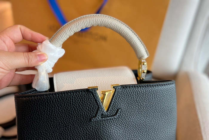 Capucines Leather  bag ,5A , size 27x20cm ,no box,  B110-120