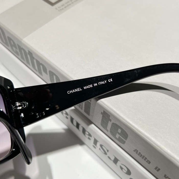 Blue light blocking sunglasses with the box and case ,G25-2342-2345