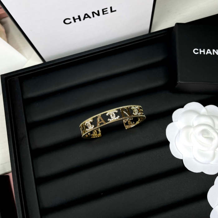 Bracelet bangle cuff jewelry ,with box,  J25-1408